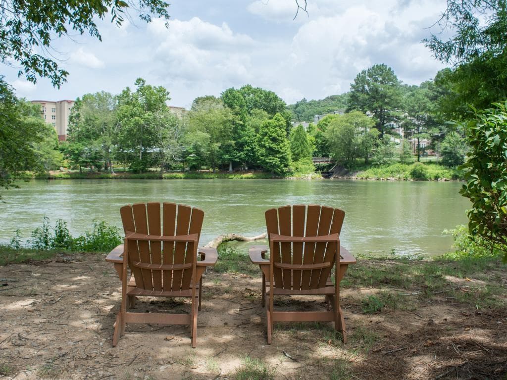 1010 Riverbend Club Drive 10, Atlanta, GA 30339 — most recent listing photo