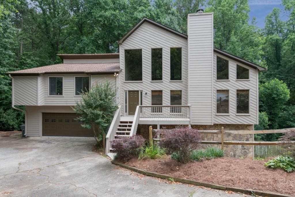 325 Susie Court, Roswell, GA 30076 — most recent listing photo