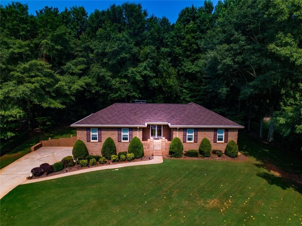 9021 Par Drive, Douglasville, GA 30134 — most recent listing photo