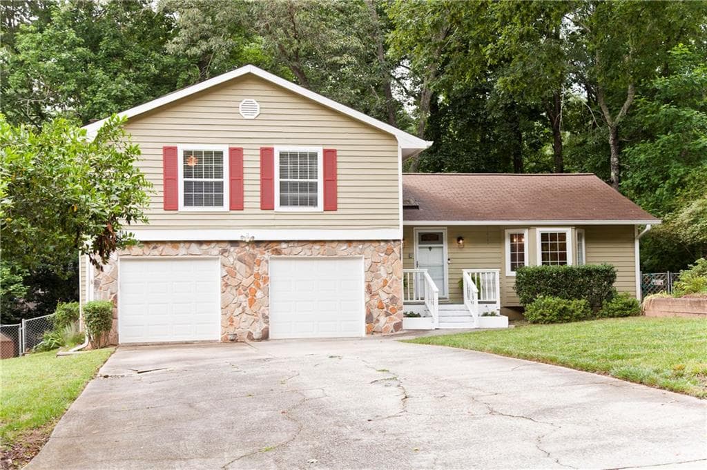 3 bedroom, 1,530 sq ft single family residence sold at 420 Ansley Drive, Roswell, GA 30076
