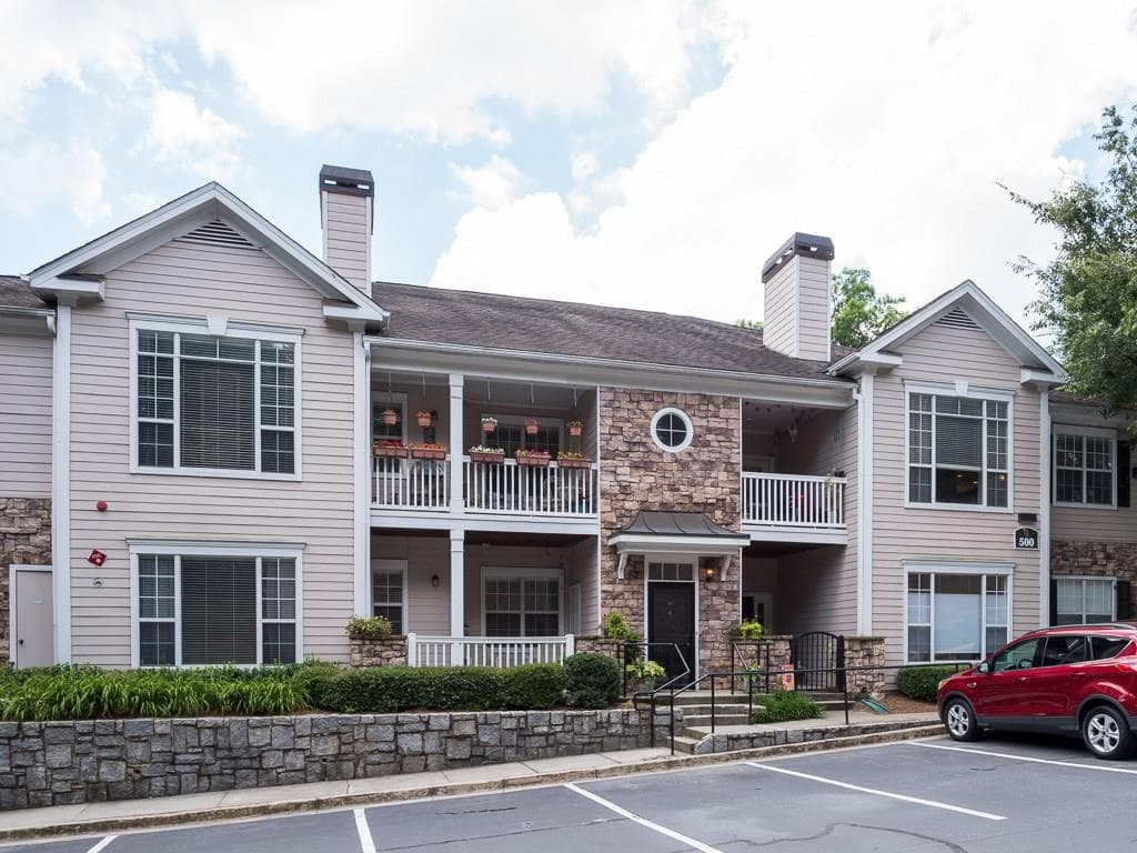 2 bedroom, 1,274 sq ft condominium sold at 2400 Cumberland Parkway 5521, Atlanta, GA 30339