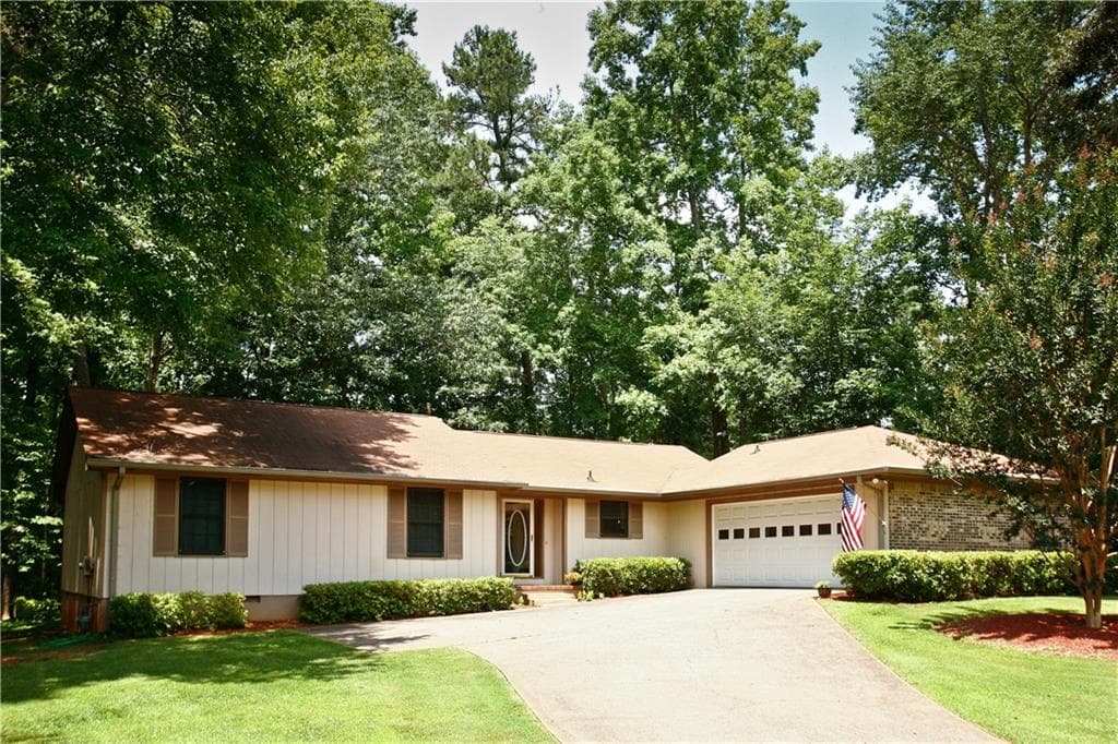215 Powell Drive, Roswell, GA 30076 — most recent listing photo
