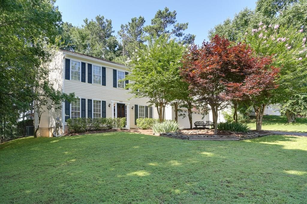 3 bedroom, 1,728 sq ft single family residence sold at 940 Crab Orchard Drive, Roswell, GA 30076