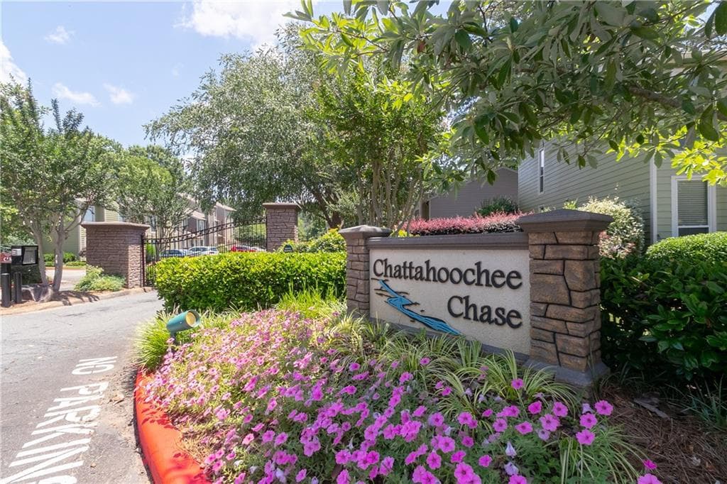 2 bedroom, 1,538 sq ft townhouse sold at 1136 Riverbend Club Drive 136, Atlanta, GA 30339