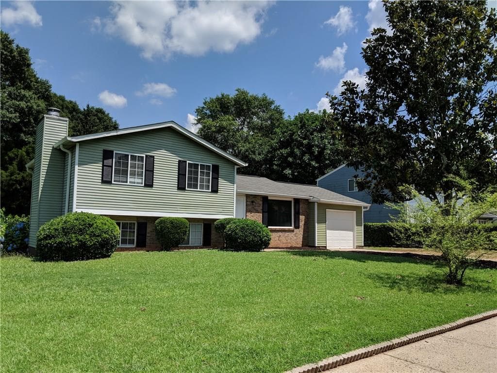3 bedroom single family residence sold at 10455 Worthington Hills Manor, Roswell, GA 30076