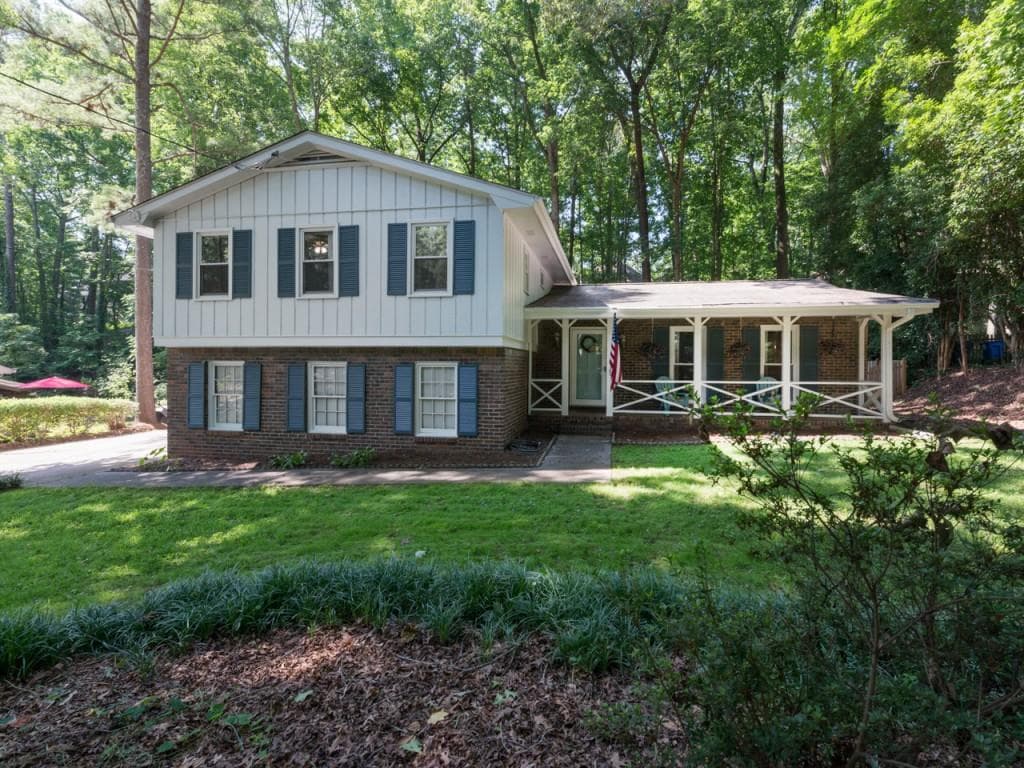 4 bedroom, 2,042 sq ft single family residence sold at 4628 Mountain Creek Drive, Roswell, GA 30075
