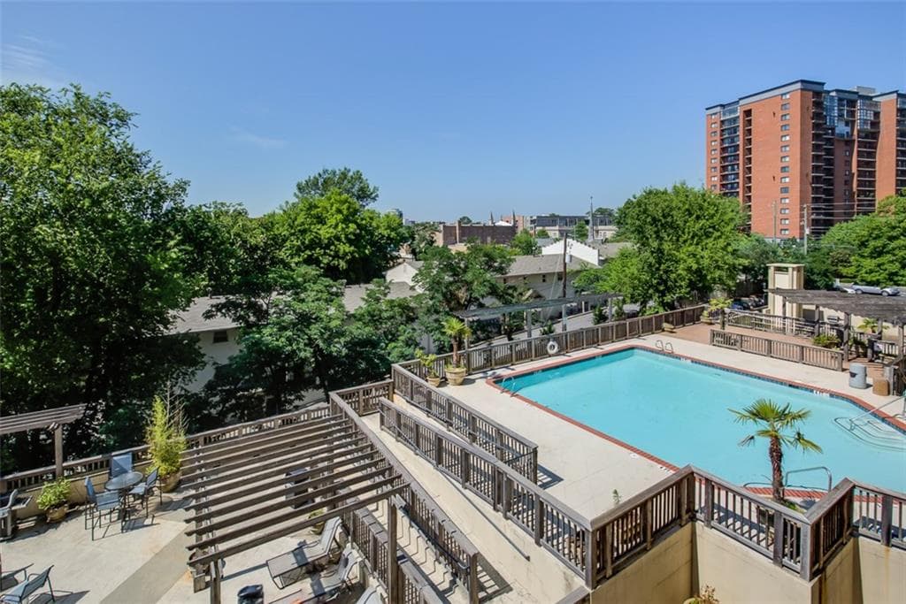 1 bedroom, 837 sq ft condominium sold at 2479 Peachtree Road 305, Atlanta, GA 30305