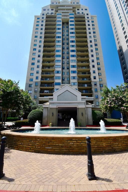 2 bedroom, 975 sq ft condominium sold at 795 Hammond Drive 701, Atlanta, GA 30328