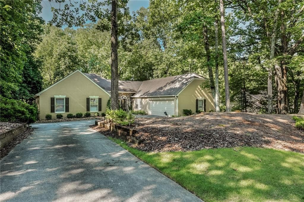 410 Longs Peak, Alpharetta, GA 30022 — most recent listing photo