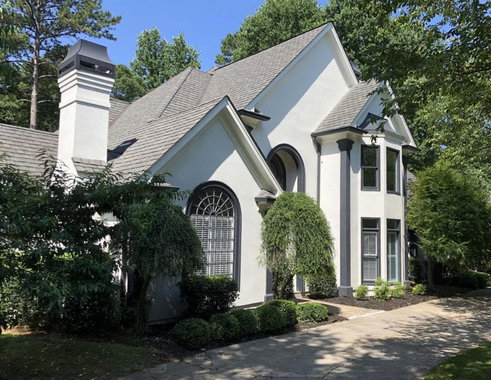 5 bedroom single family residence sold at 125 Grogans Lake Drive, Sandy Springs, GA 30350