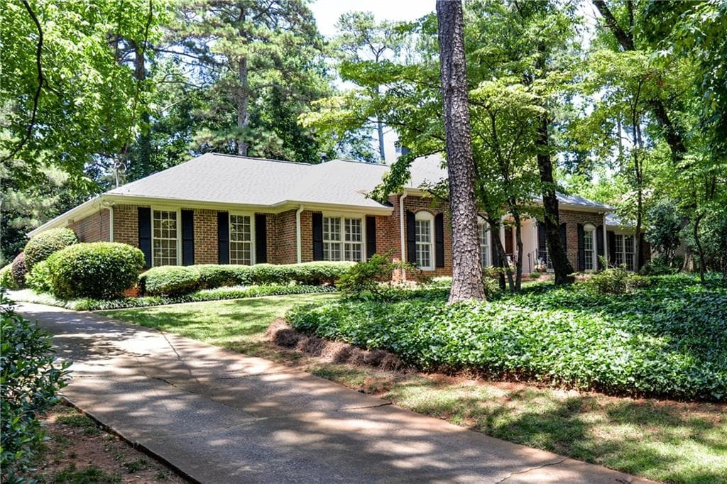 4 bedroom, 2,667 sq ft single family residence sold at 762 Loridans Drive, Atlanta, GA 30342