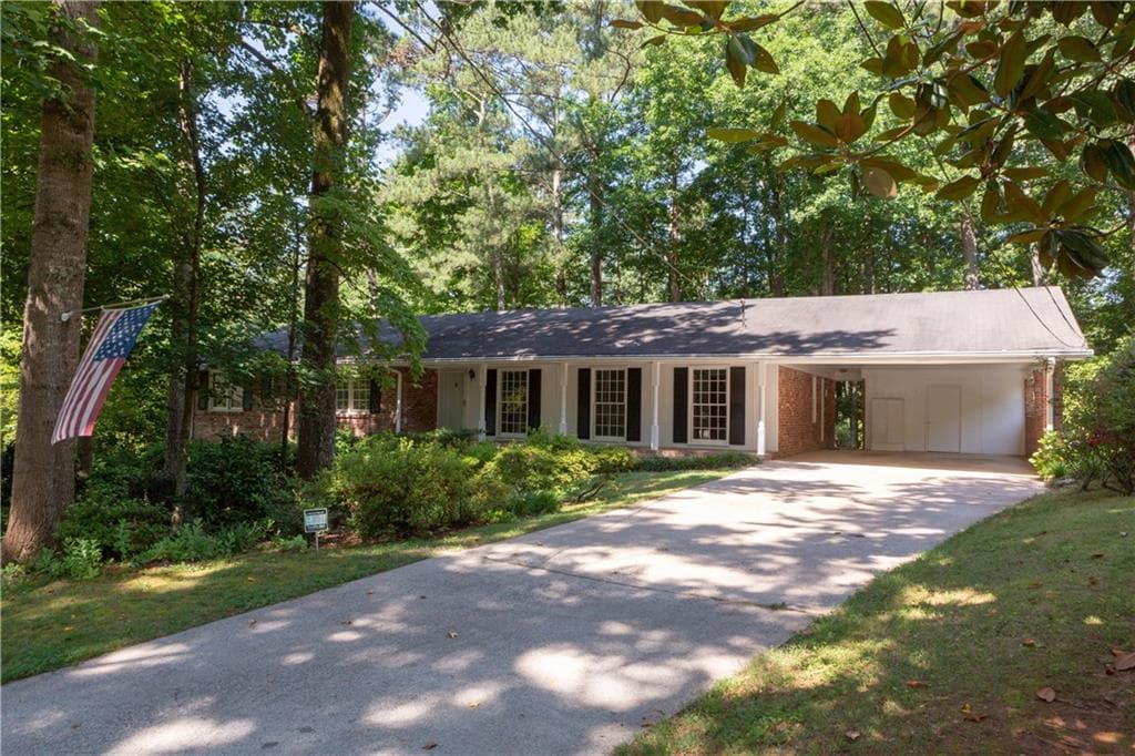 4 bedroom, 2,171 sq ft single family residence sold at 7270 Selkirk Drive, Atlanta, GA 30328
