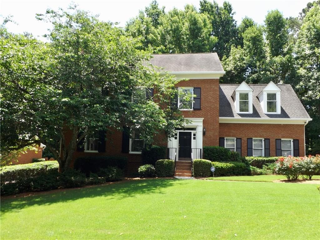 2075 Dunwoody Heritage Drive, Sandy Springs, GA 30350 — most recent listing photo