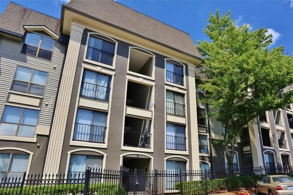1 bedroom, 720 sq ft condominium sold at 2657 Lenox Road B-18, Atlanta, GA 30324