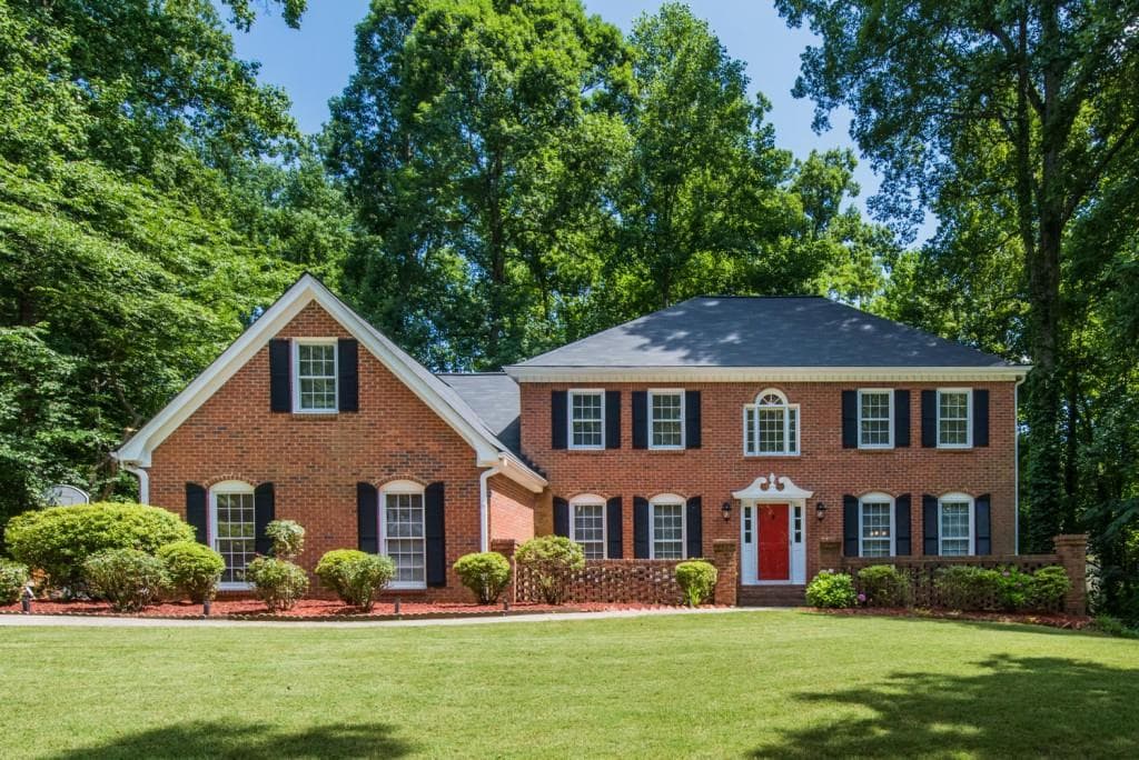 4 bedroom, 3,660 sq ft single family residence sold at 565 Laurel Wood Court, Marietta, GA 30064