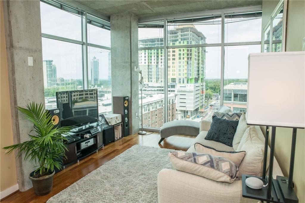 2 bedroom, 1,060 sq ft condominium sold at 250 Pharr Road 910, Atlanta, GA 30305