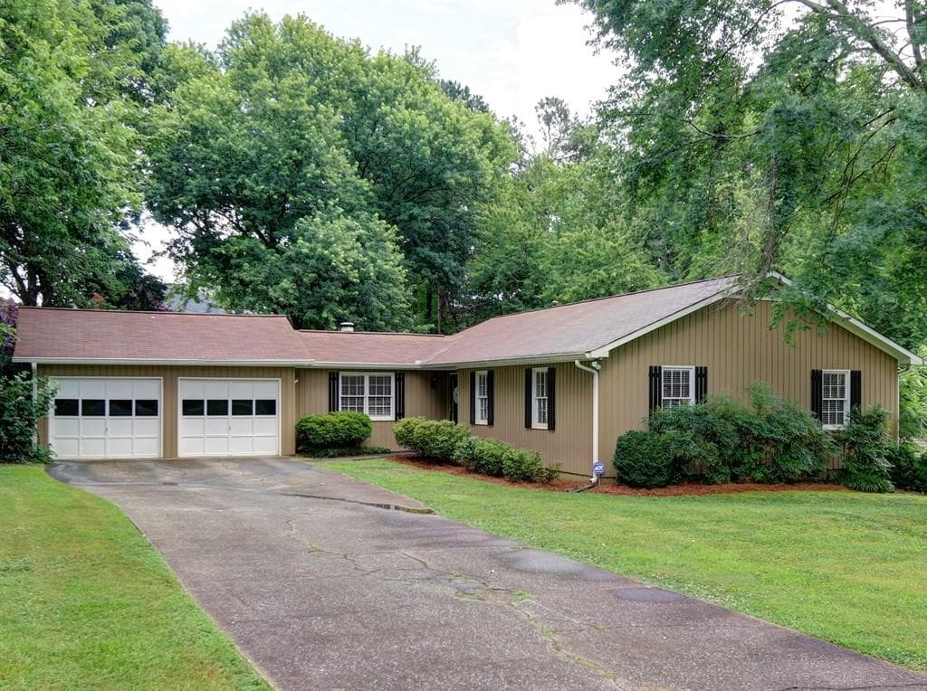 2615 Tritt Lane, Marietta, GA 30062 — most recent listing photo