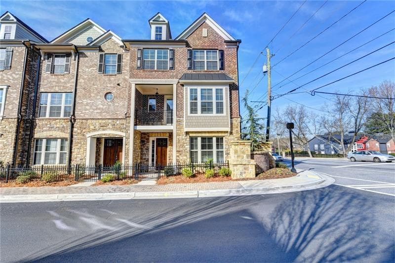 4 bedroom, 2,870 sq ft townhouse sold at 1442 Druid Manor Boulevard, Atlanta, GA 30329