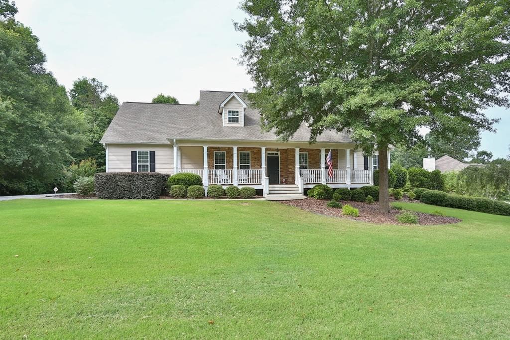 227 Southampton Circle, Hoschton, GA 30548 — most recent listing photo