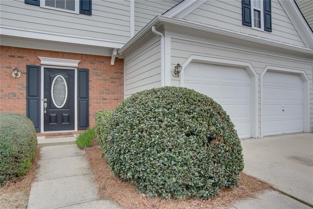 3 bedroom, 2,004 sq ft single family residence sold at 2596 Alvecot Circle, Atlanta, GA 30339