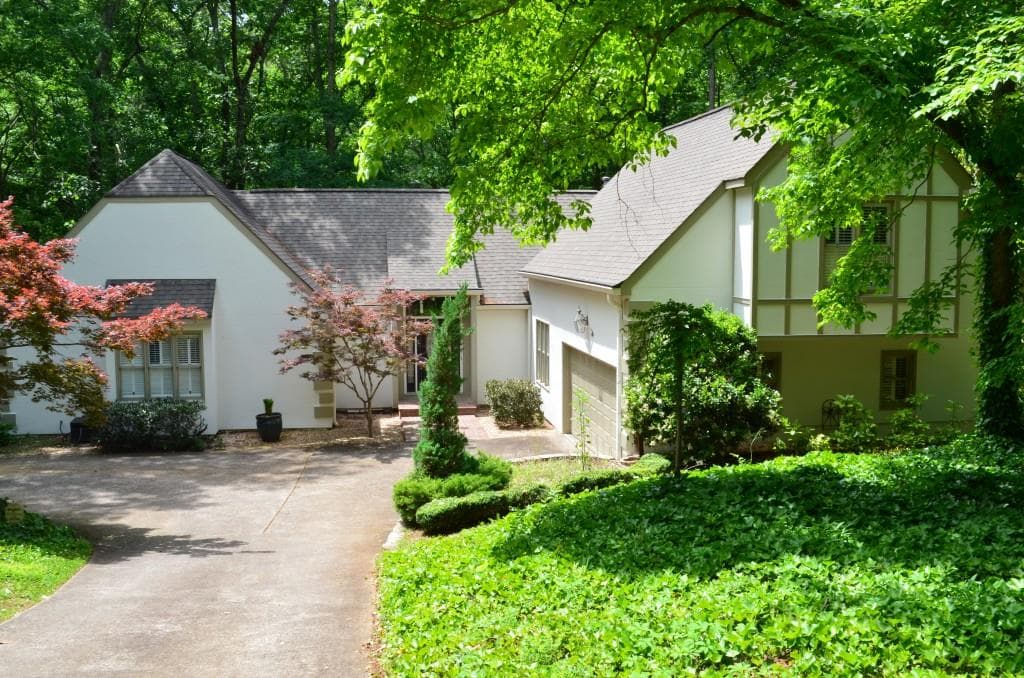 70 Connemara Road, Roswell, GA 30075 — most recent listing photo