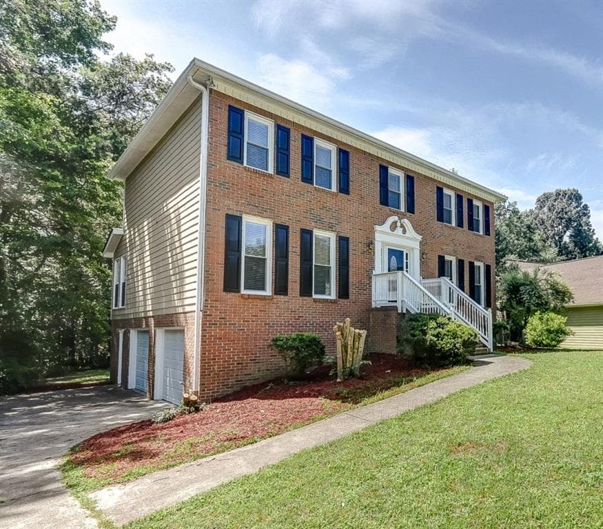 4 bedroom, 2,488 sq ft single family residence sold at 2731 Wynford Avenue, Marietta, GA 30064