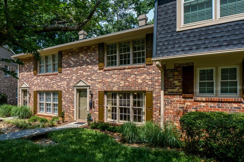 2 bedroom, 1,594 sq ft condominium sold at 2325 Northlake Court, Atlanta, GA 30345