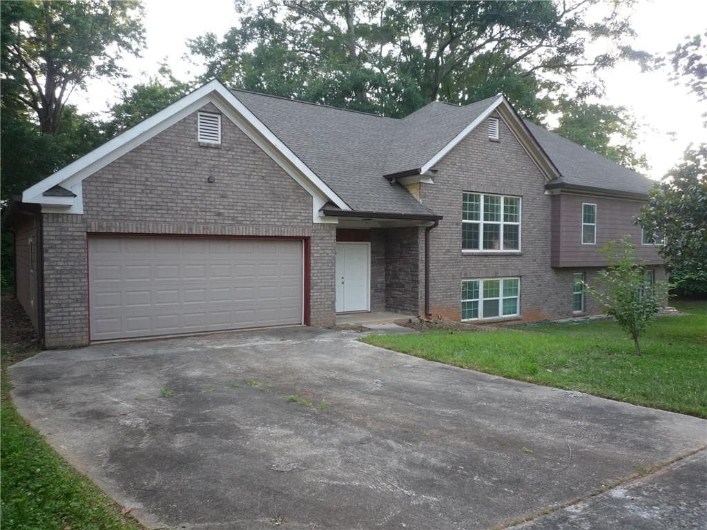 2580 Whiteleigh Drive, Atlanta, GA 30345 — most recent listing photo