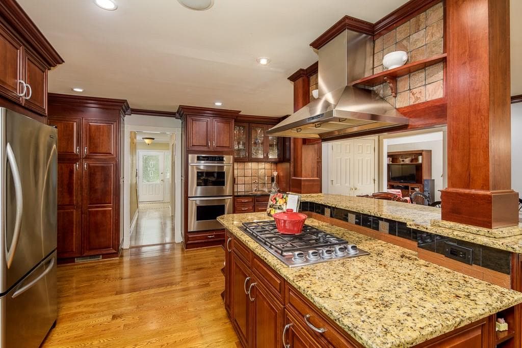 7590 Spalding Lane, Sandy Springs, GA 30350 — most recent listing photo