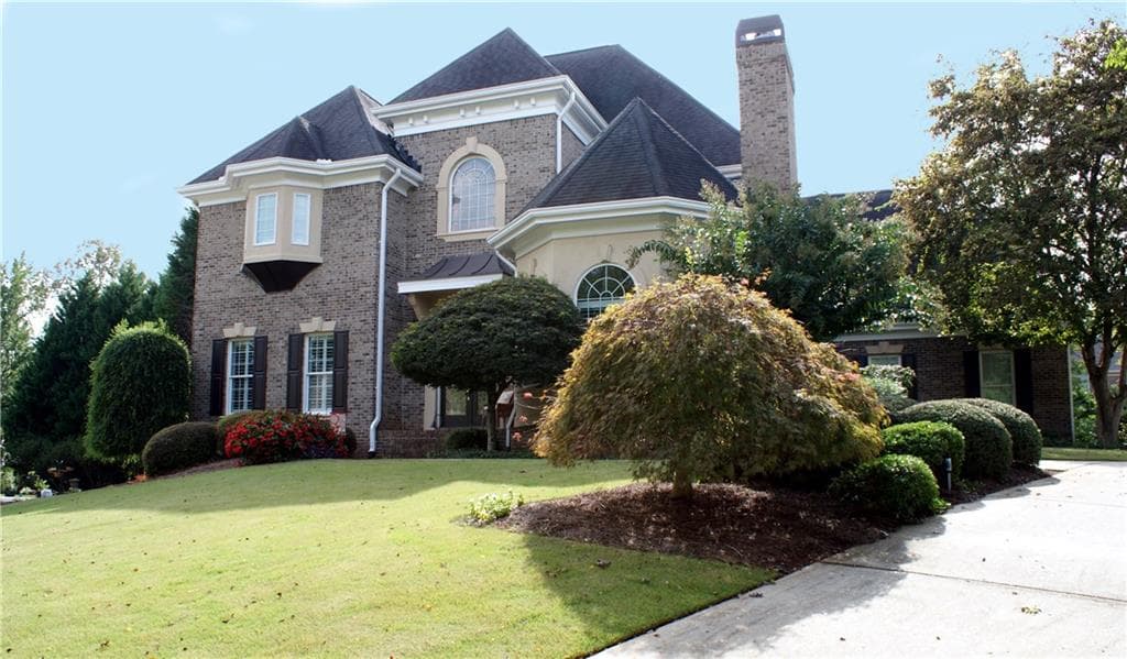 6 bedroom, 6,530 sq ft single family residence sold at 1355 Kildare Court, Snellville, GA 30078