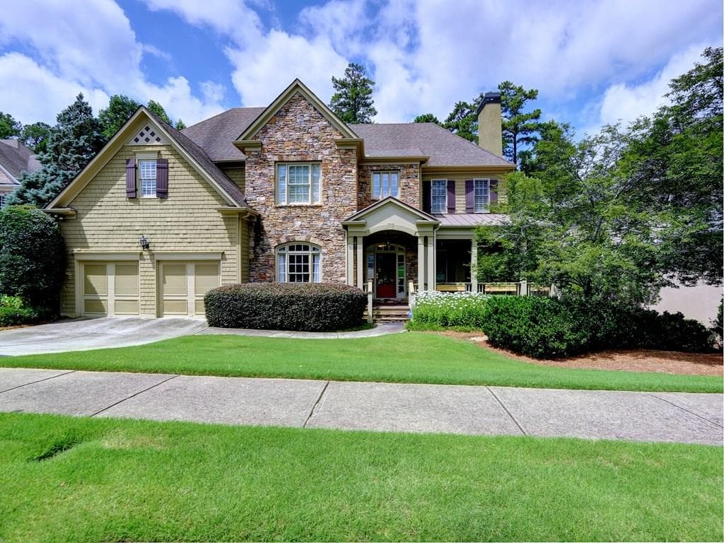 4 bedroom single family residence sold at 725 Hunting View Pointe, Sandy Springs, GA 30328