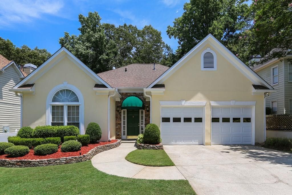 3 bedroom, 1,941 sq ft single family residence sold at 2840 Colleton Drive, Marietta, GA 30066
