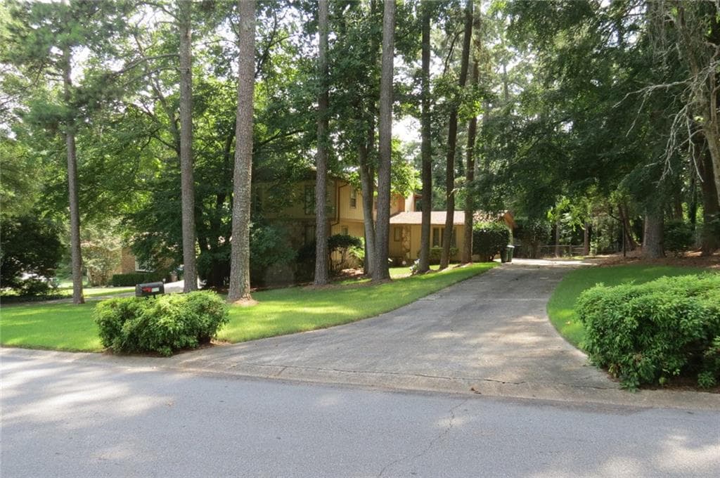 5717 Williamsburg Drive, Norcross, GA 30093 — most recent listing photo