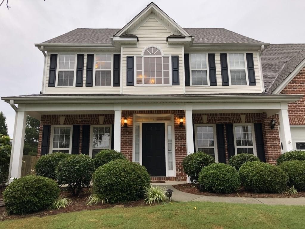 4 bedroom, 2,658 sq ft single family residence sold at 2545 Lake Commons Court, Snellville, GA 30078