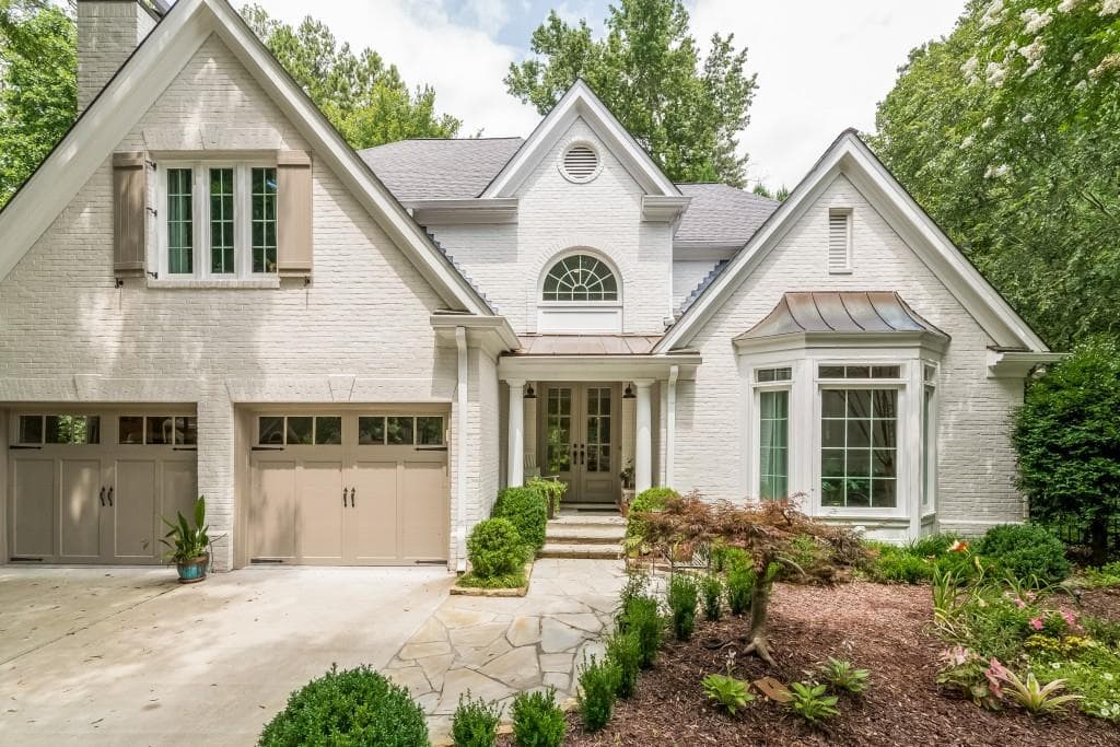 3 bedroom, 3,134 sq ft single family residence sold at 145 Woodchase Court, Atlanta, GA 30319