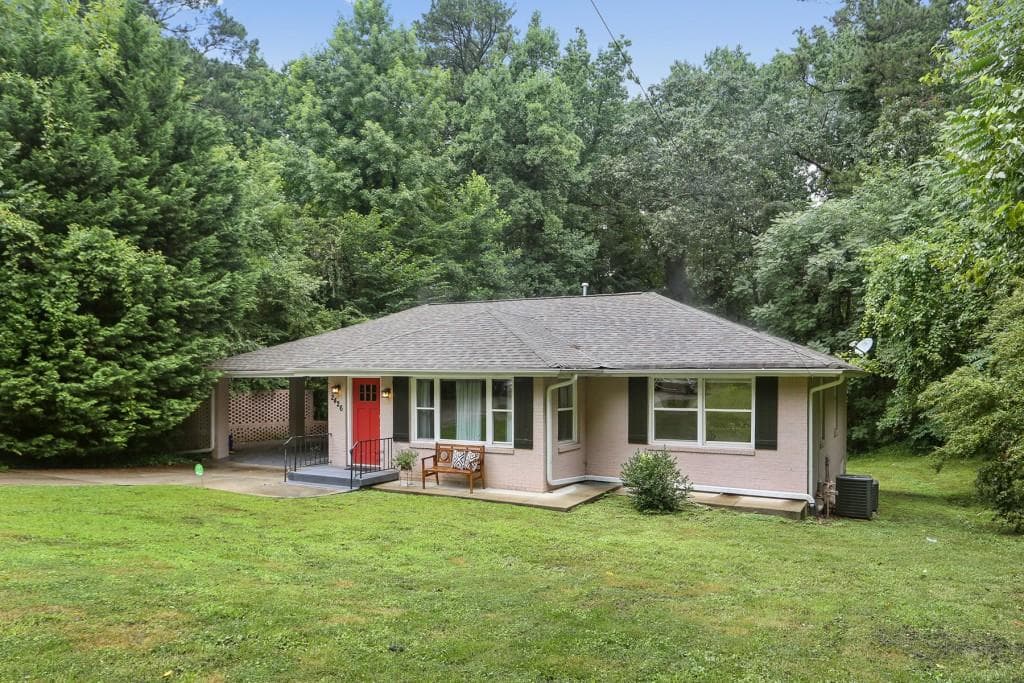 4 bedroom, 3,071 sq ft single family residence sold at 2426 Lavista Road, Atlanta, GA 30329