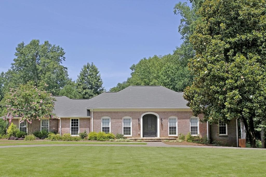 6290 River Shore Parkway, Sandy Springs, GA 30328 — most recent listing photo
