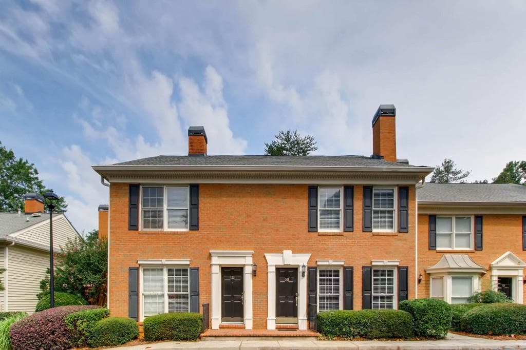 124 Mount Vernon Circle, Sandy Springs, GA 30338 — most recent listing photo
