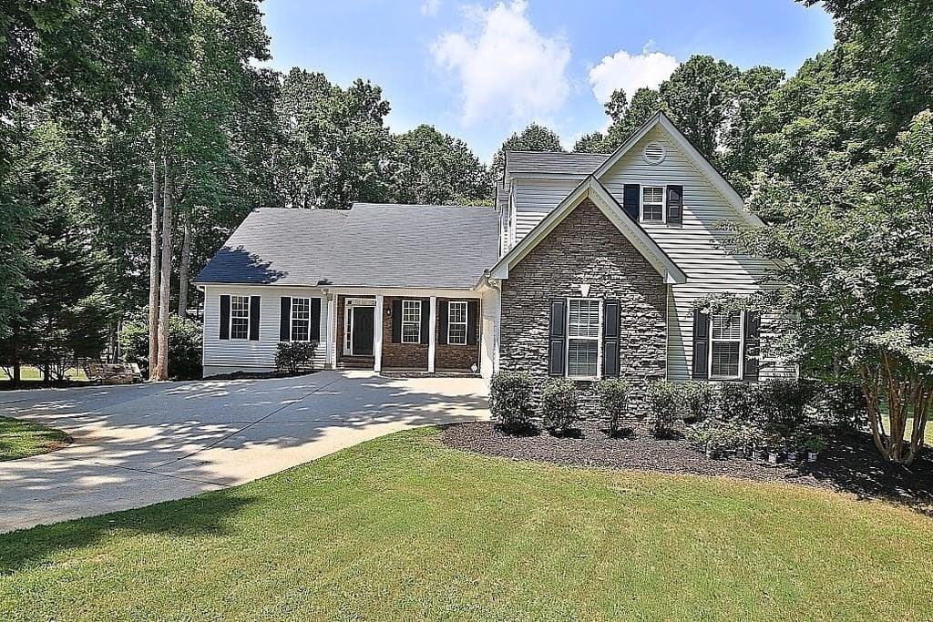 6 bedroom, 4,351 sq ft single family residence sold at 39 Miners Way, Braselton, GA 30517
