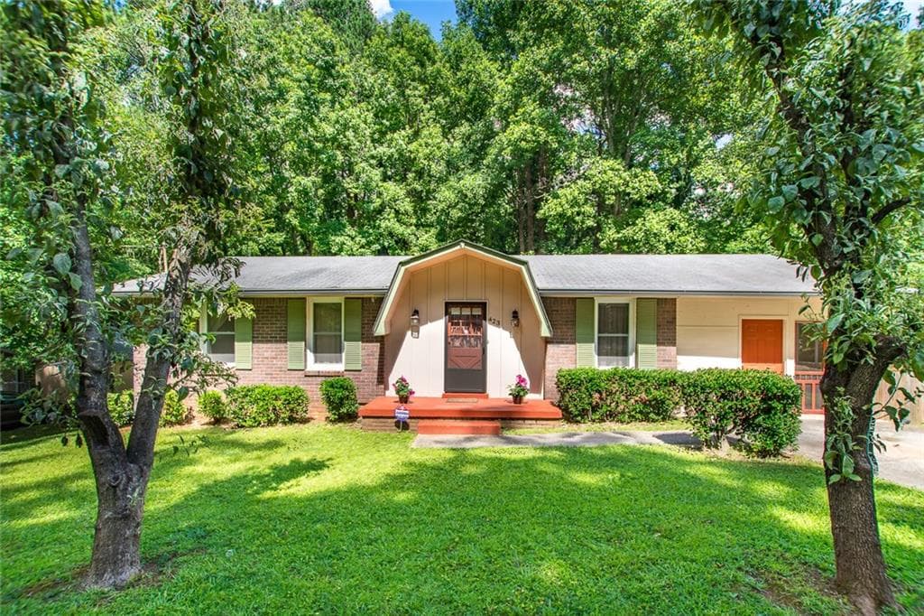 2 bedroom, 1,024 sq ft single family residence sold at 423 Spruce Drive, Pine Lake, GA 30072