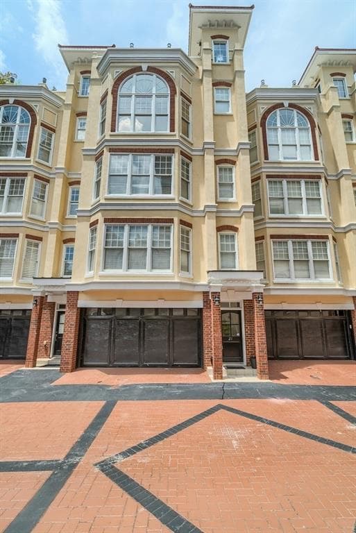 2 bedroom, 1,910 sq ft townhouse sold at 3541 Roswell Road 21, Atlanta, GA 30305