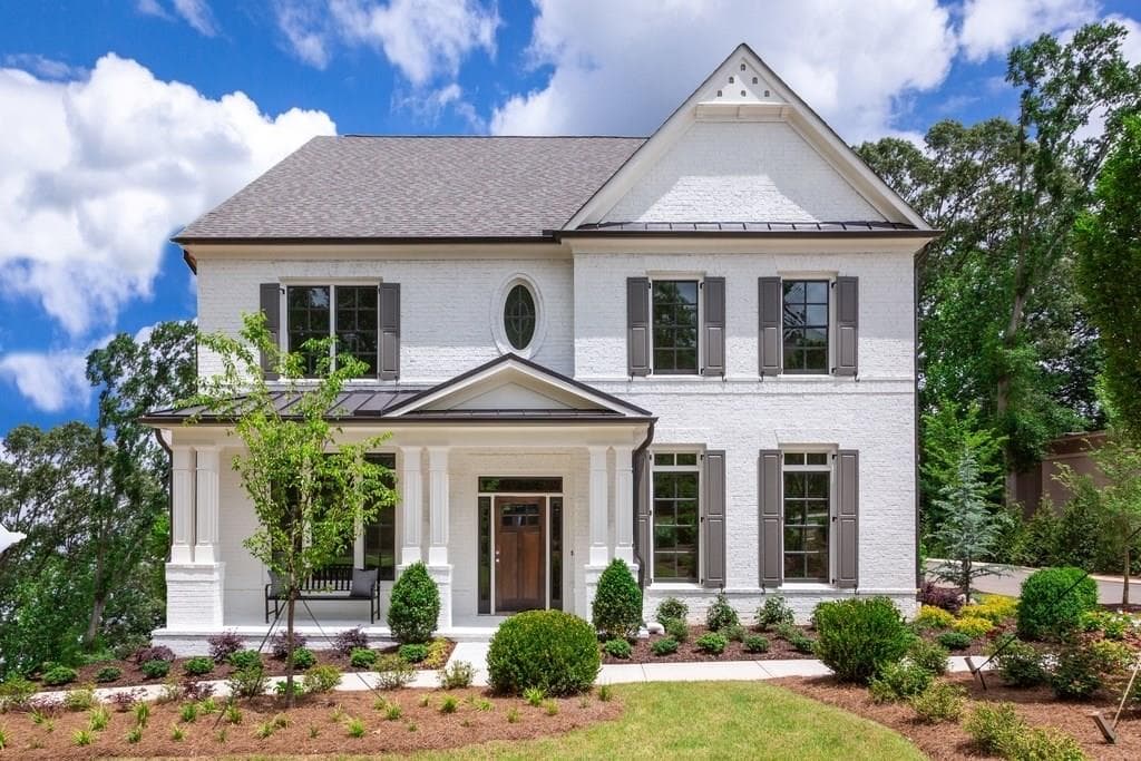 5 bedroom, 3,700 sq ft single family residence sold at 240 Chastain Park Drive, Atlanta, GA 30342