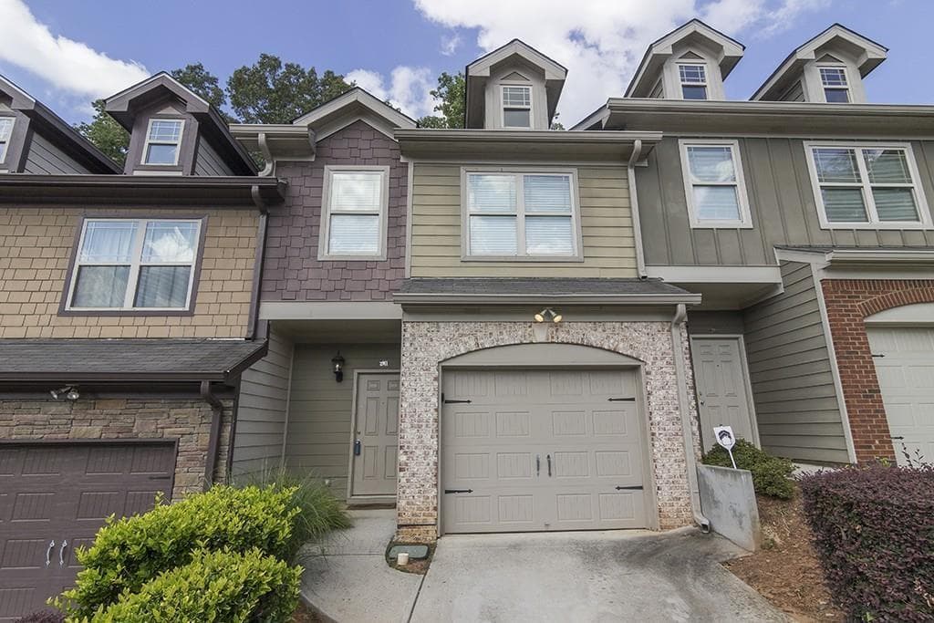 2911 Hillside Place, Decatur, GA 30034 — most recent listing photo