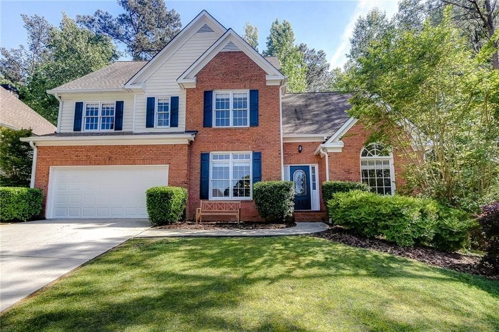 3 bedroom, 2,394 sq ft single family residence sold at 555 Willowbrook Run, Alpharetta, GA 30022