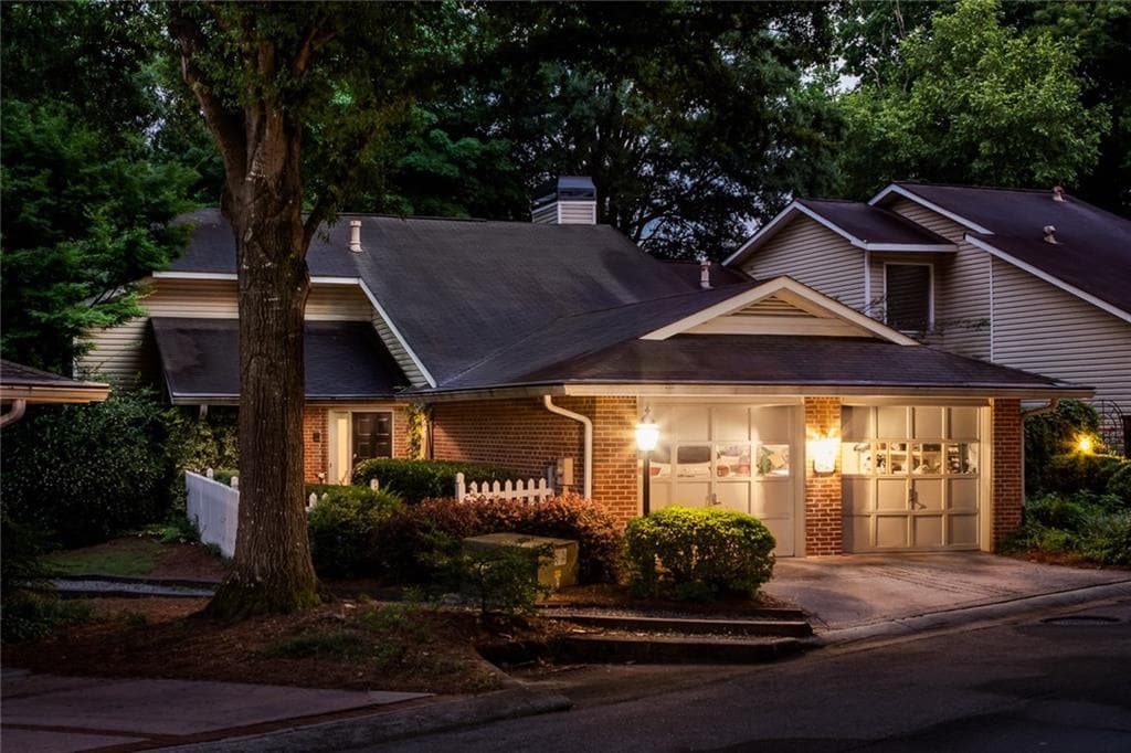 40 Waterford Court, Sandy Springs, GA 30328 — most recent listing photo