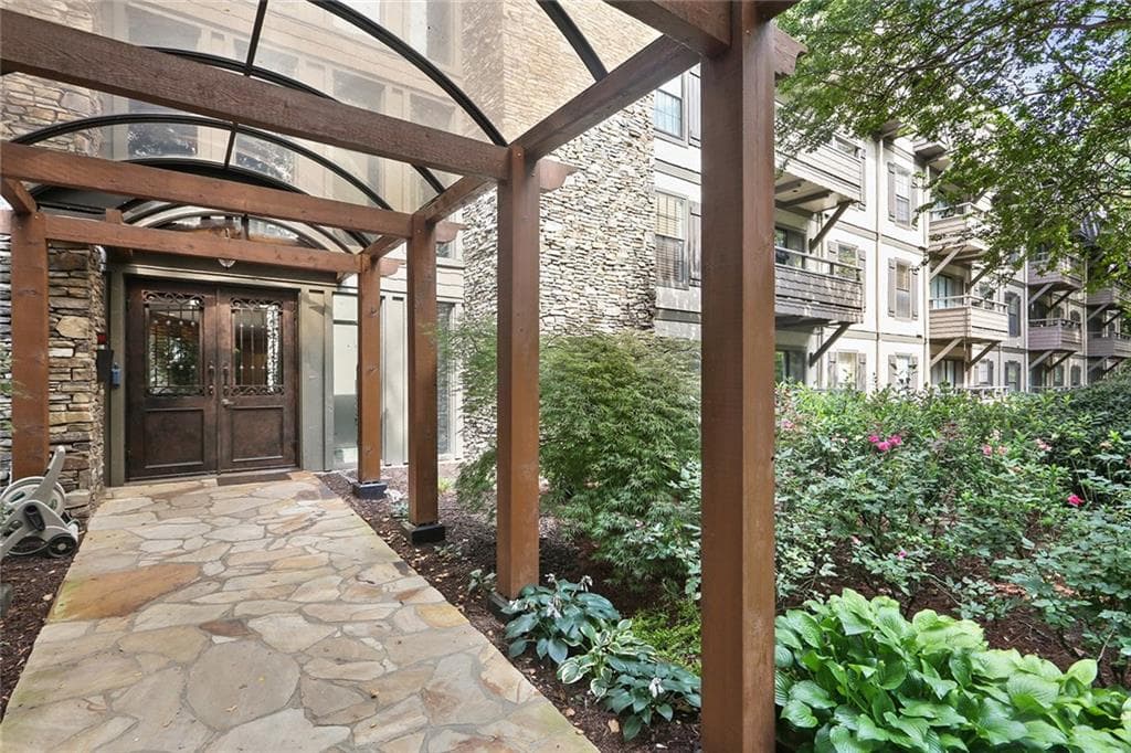 1305 Highland Bluff Drive 305, Atlanta, GA 30339 — most recent listing photo