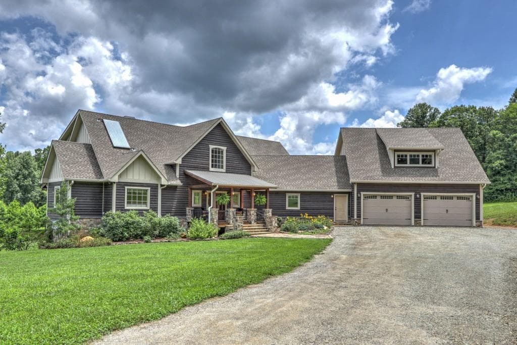 5 bedroom, 6,917 sq ft single family residence sold at 2751 TOWN CREEK SCHOOL Road, Blairsville, GA 30512
