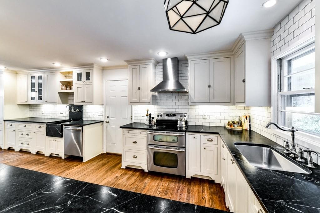 4 bedroom, 2,849 sq ft single family residence sold at 1486 Sheffield Drive, Atlanta, GA 30329