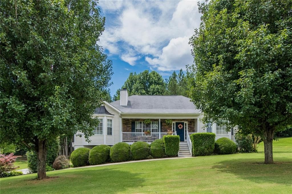 3 bedroom, 1,816 sq ft single family residence sold at 84 Hickory Brook Lane, Acworth, GA 30101