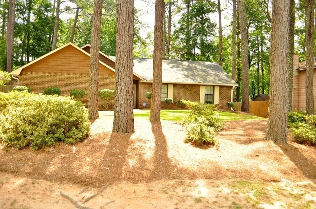 3 bedroom, 1,524 sq ft single family residence sold at 8826 HABERSHAM, Jonesboro, GA 30238